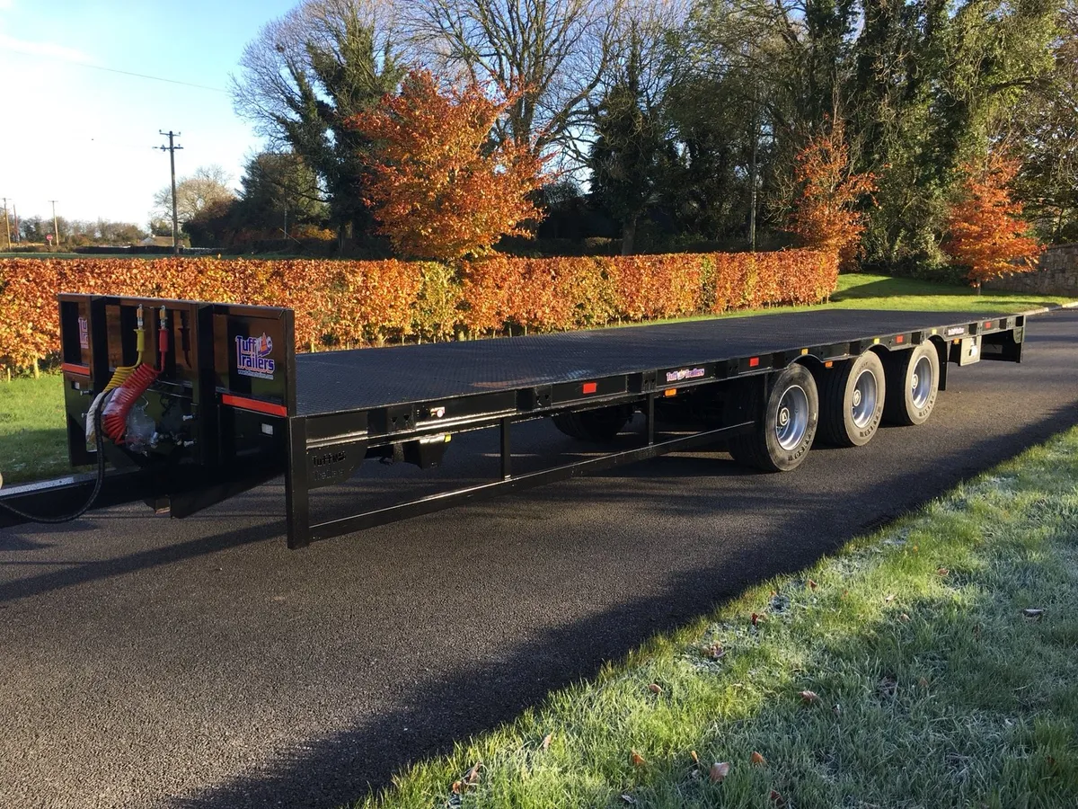 Tuffmac 33 ft tri axel bale trailer