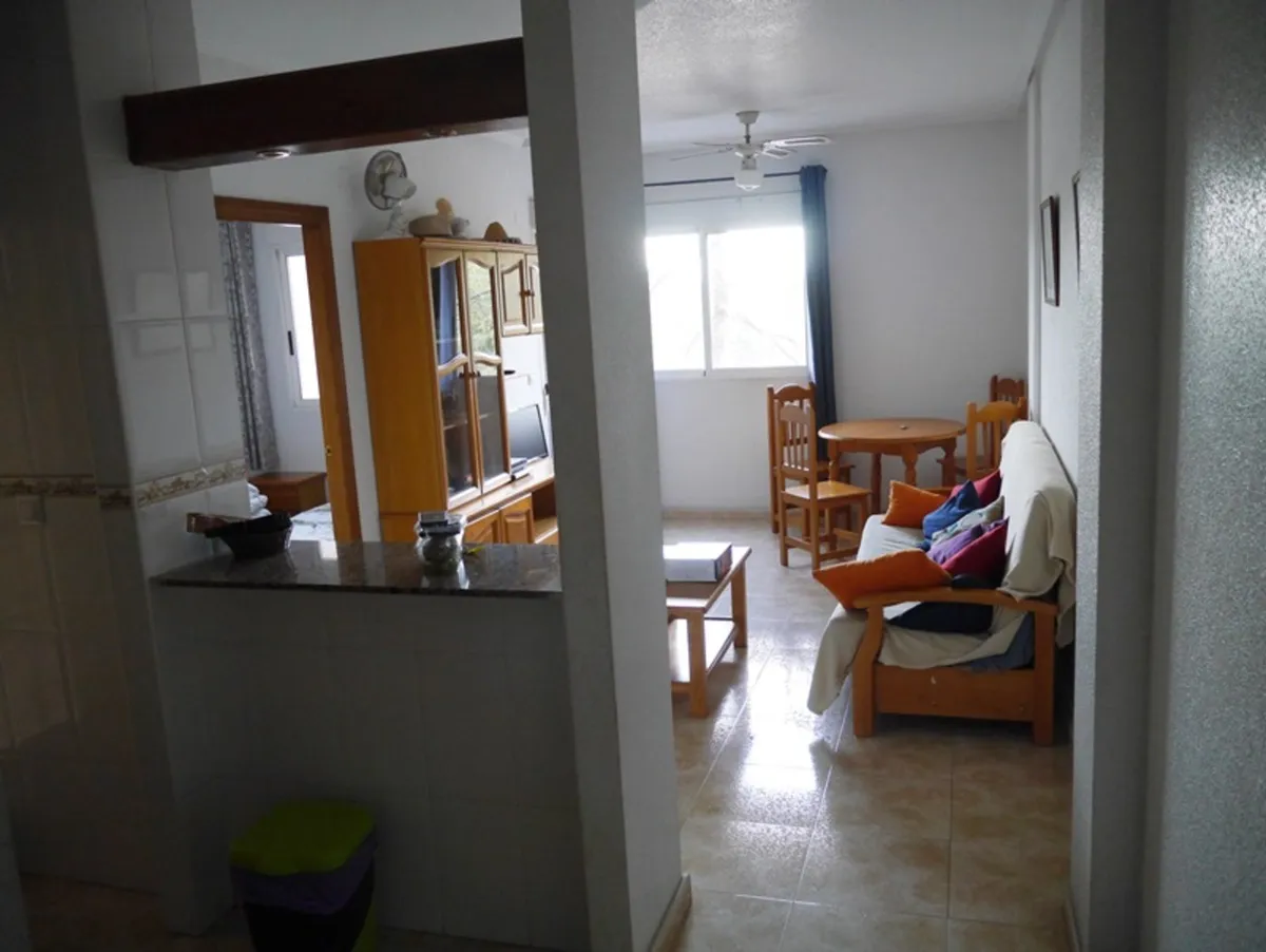 2 bed apt to rent in Torrevieja Alicante - Image 2