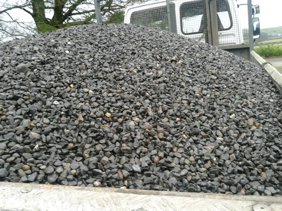 SMALL     LOADS    SAND  GRAVEL   STONE  804 - Image 1