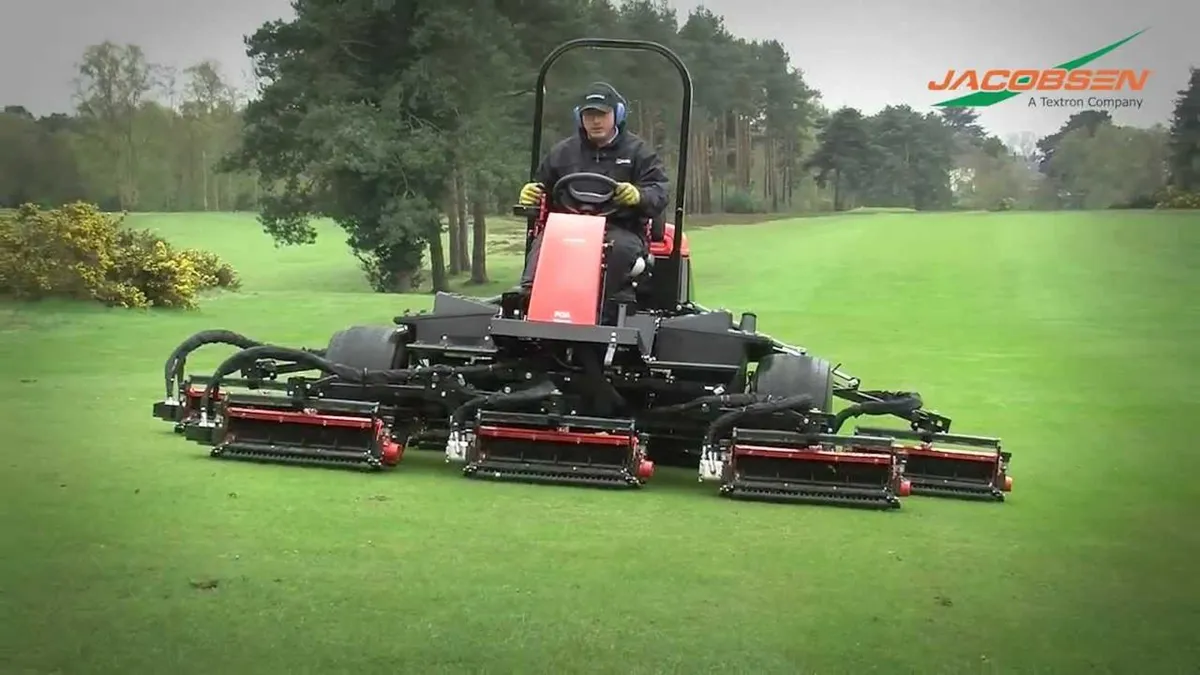 Jacobsen 405 Fairways. (7 NEW Reels and blades) - Image 1