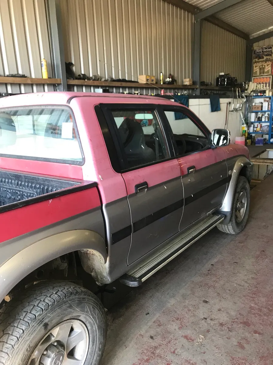 Mitsubishi l200 for breaking just in today - Image 4