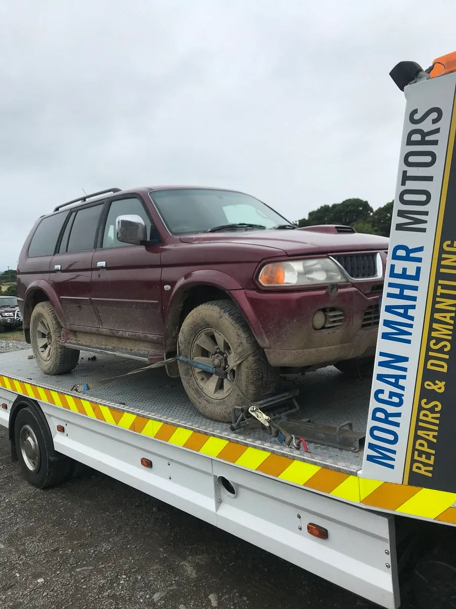 Mitsubishi pajero sport breaking