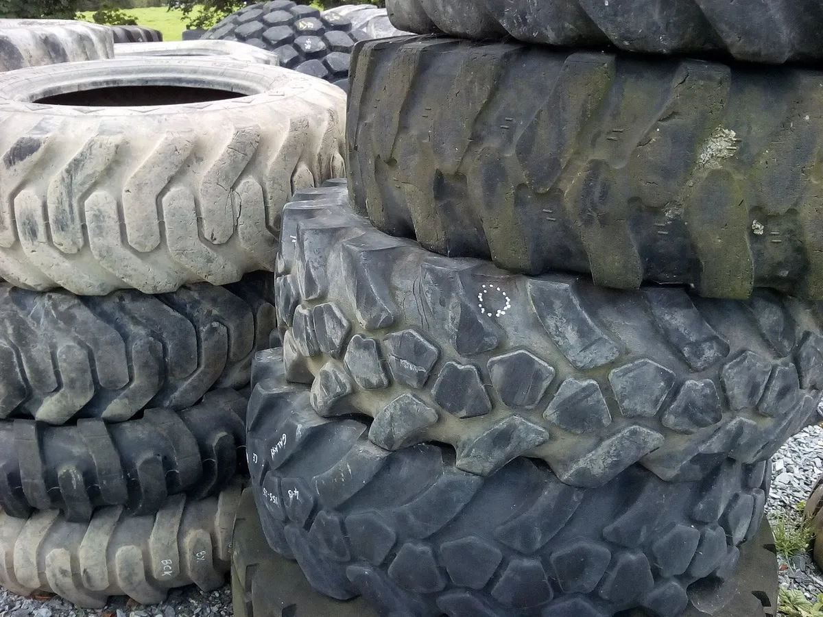 15.5 X 25 Tyres - Image 3