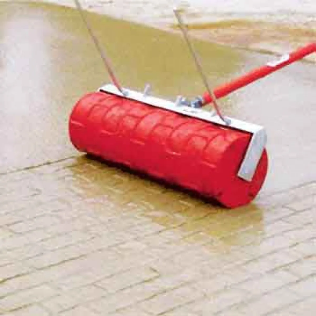 LIGHTWEIGHT CONCRETE VIBRATING SCREED POWERED