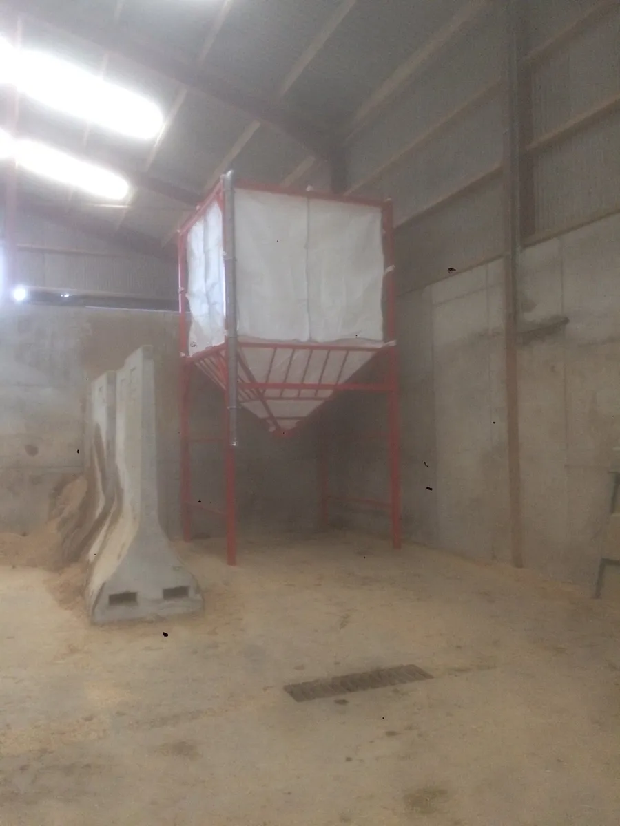 Indoor meal bin - Image 4