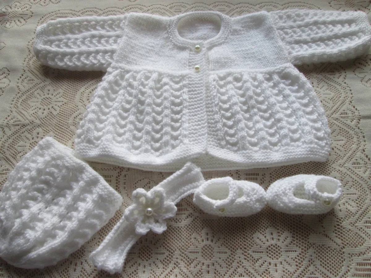Hand knitted baby christening Set. - Image 3