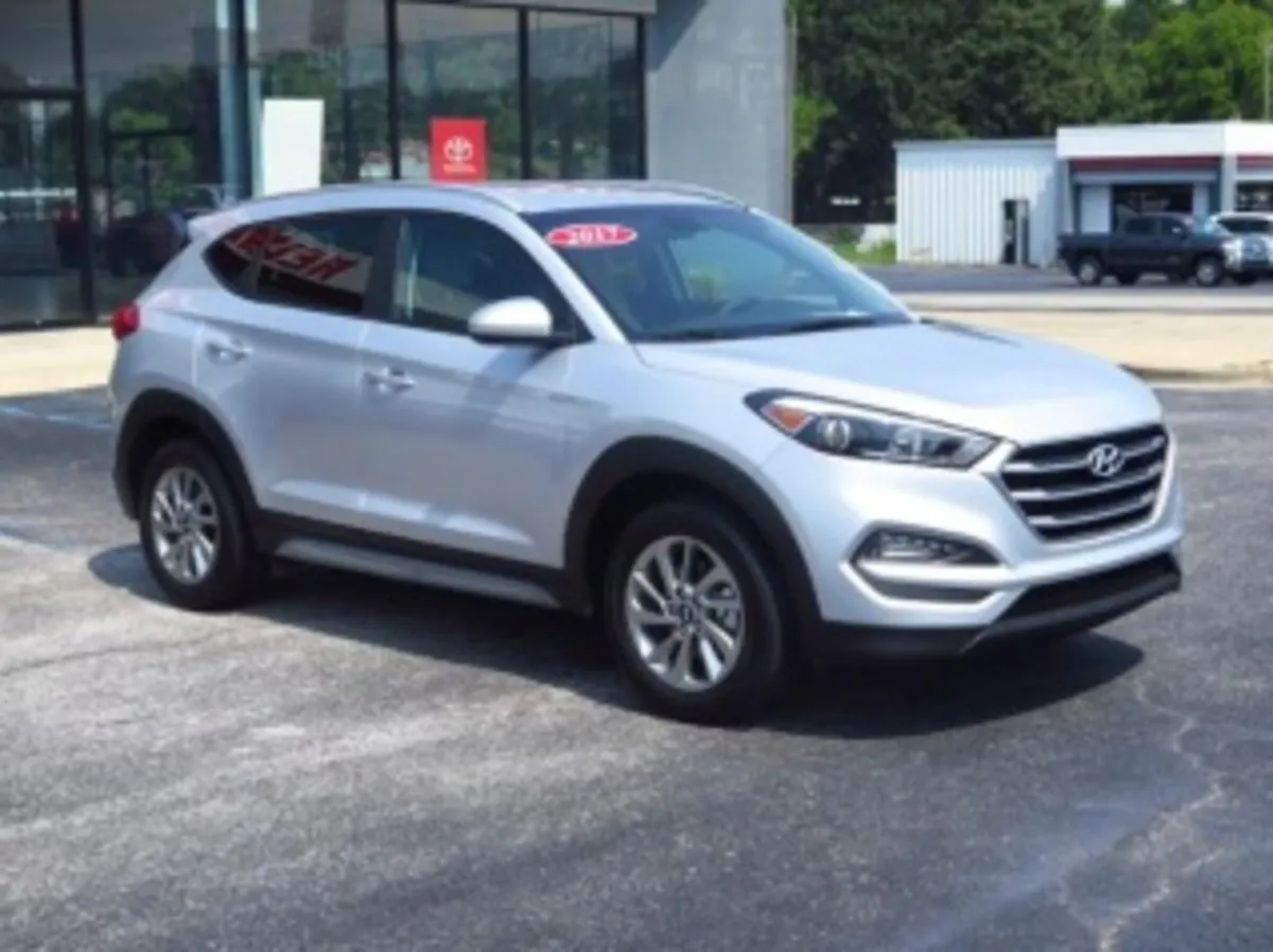 Breaking Hyundai tucson