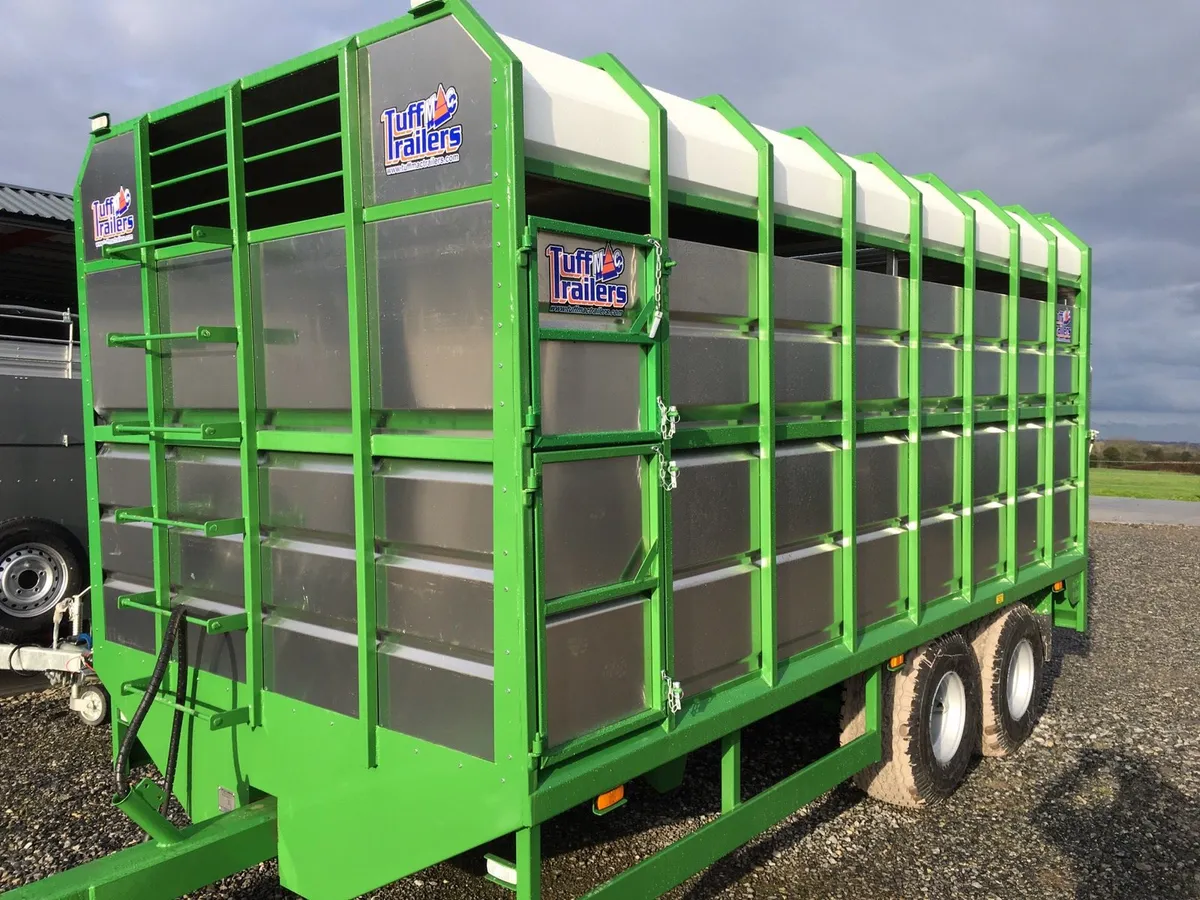 New tuffmac 16 ft livestock trailer