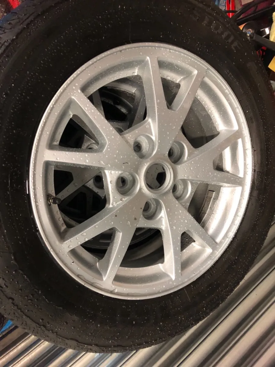 Opel insignia alloys & tyres