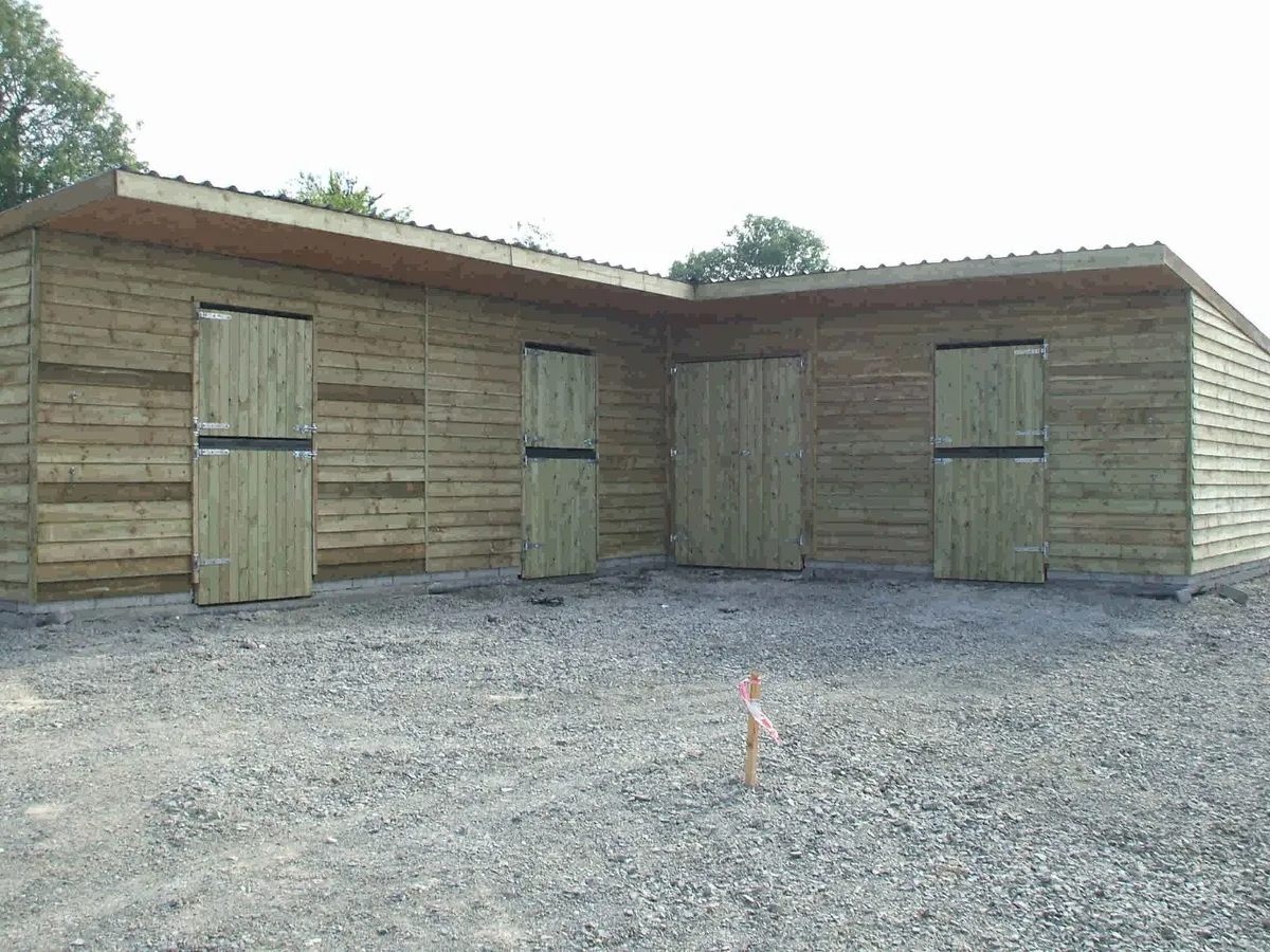Timber stables  field shelter Supplied from  €2500 - Image 3