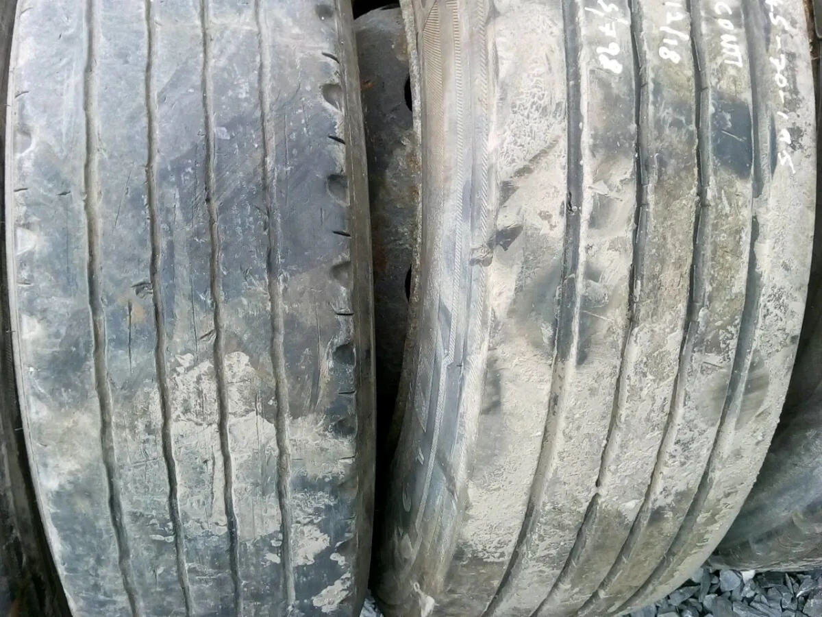 265/70/19.5 tyres & rims complete - Image 1