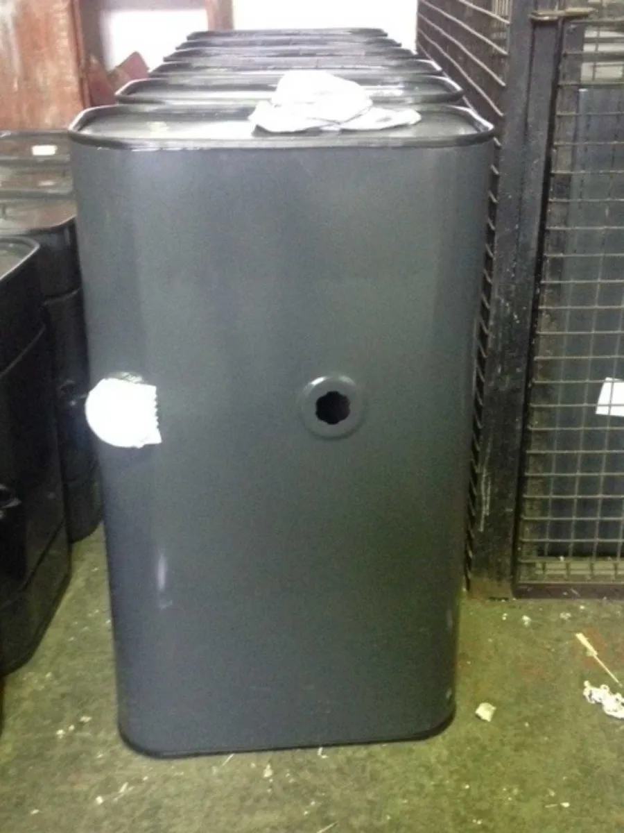 MAN DIESEL TANKS 150 LTR, 300 LTR & 400 LTR - Image 3