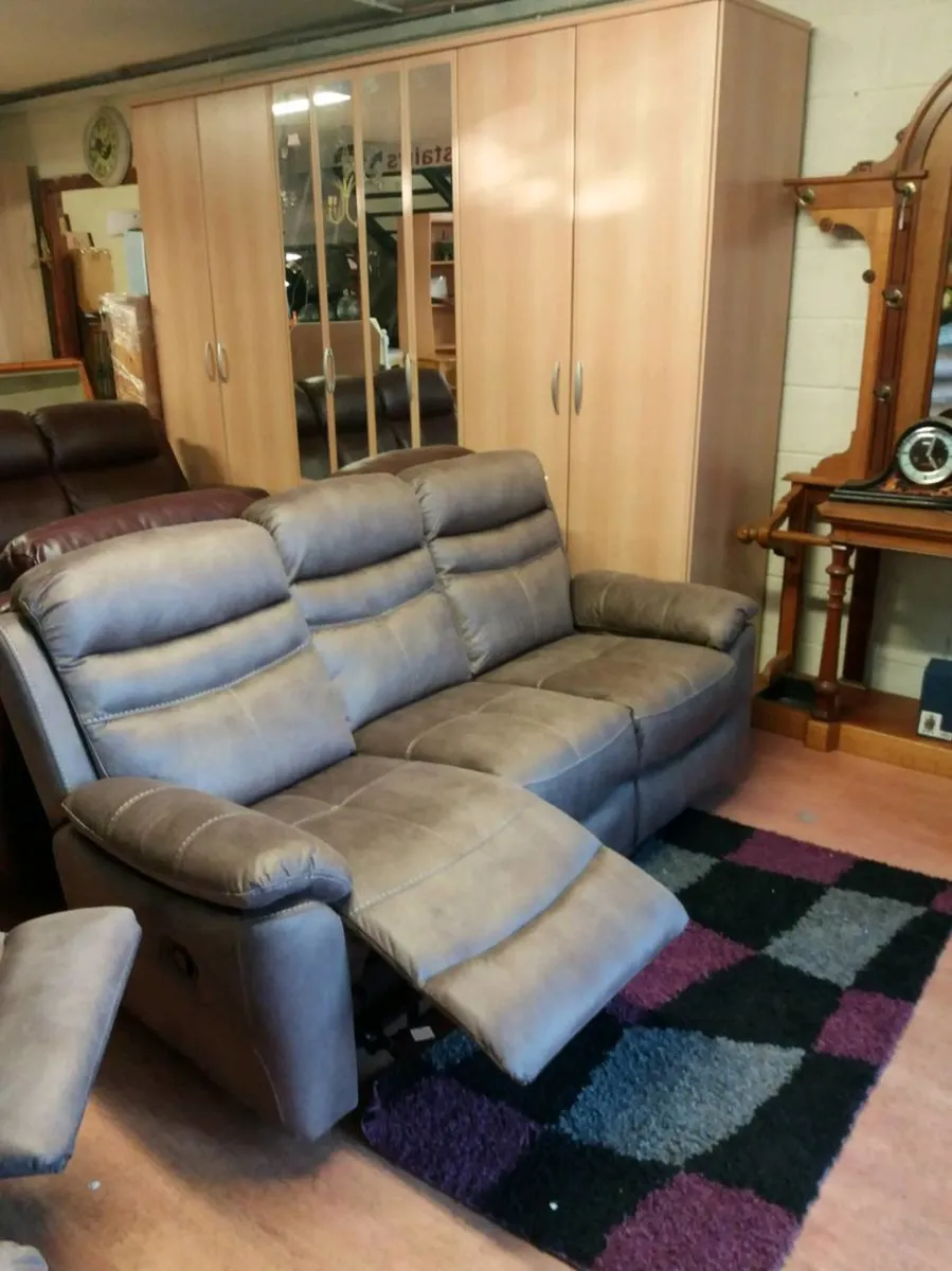 Sofas couches corner suites - Image 1
