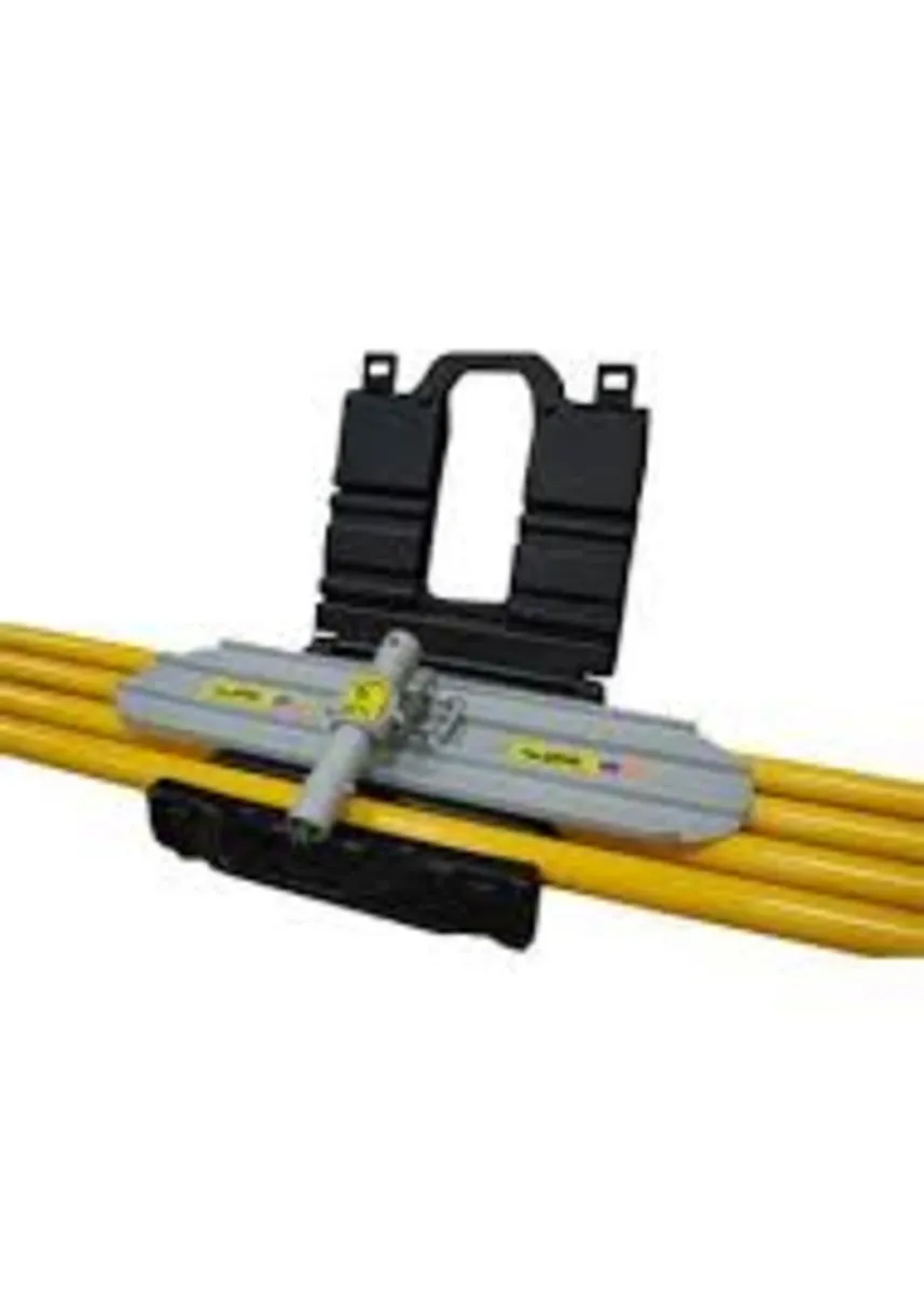 Gator bullfloat 4 handles@ MSS €300+vat - Image 1