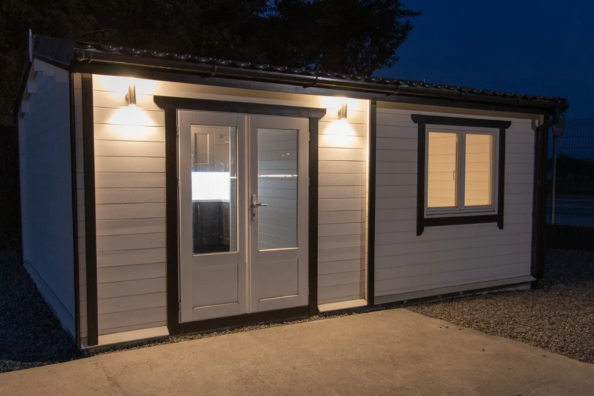 One Bed A Log Home - FREE DELIVERY! - Image 2