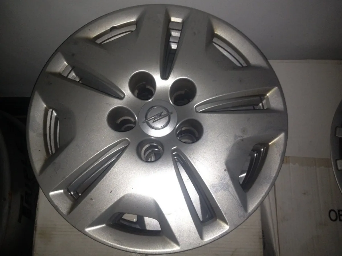 Opel Insignia Steel Rims and Hubcaps - Image 2