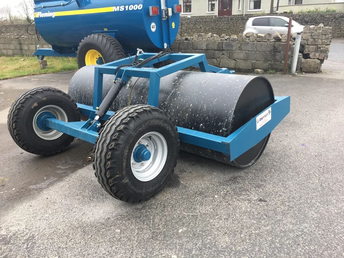 Gormley 8ft & 9ft rollers on wheels - Image 1