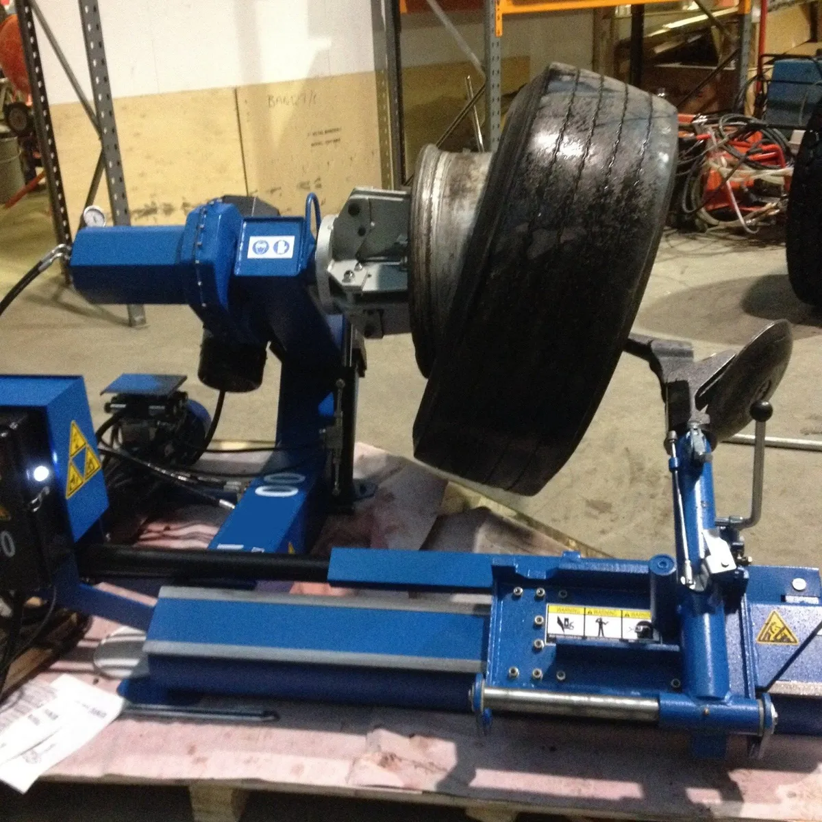 Taranto HGV Tractor Tyre  Changer - Image 3