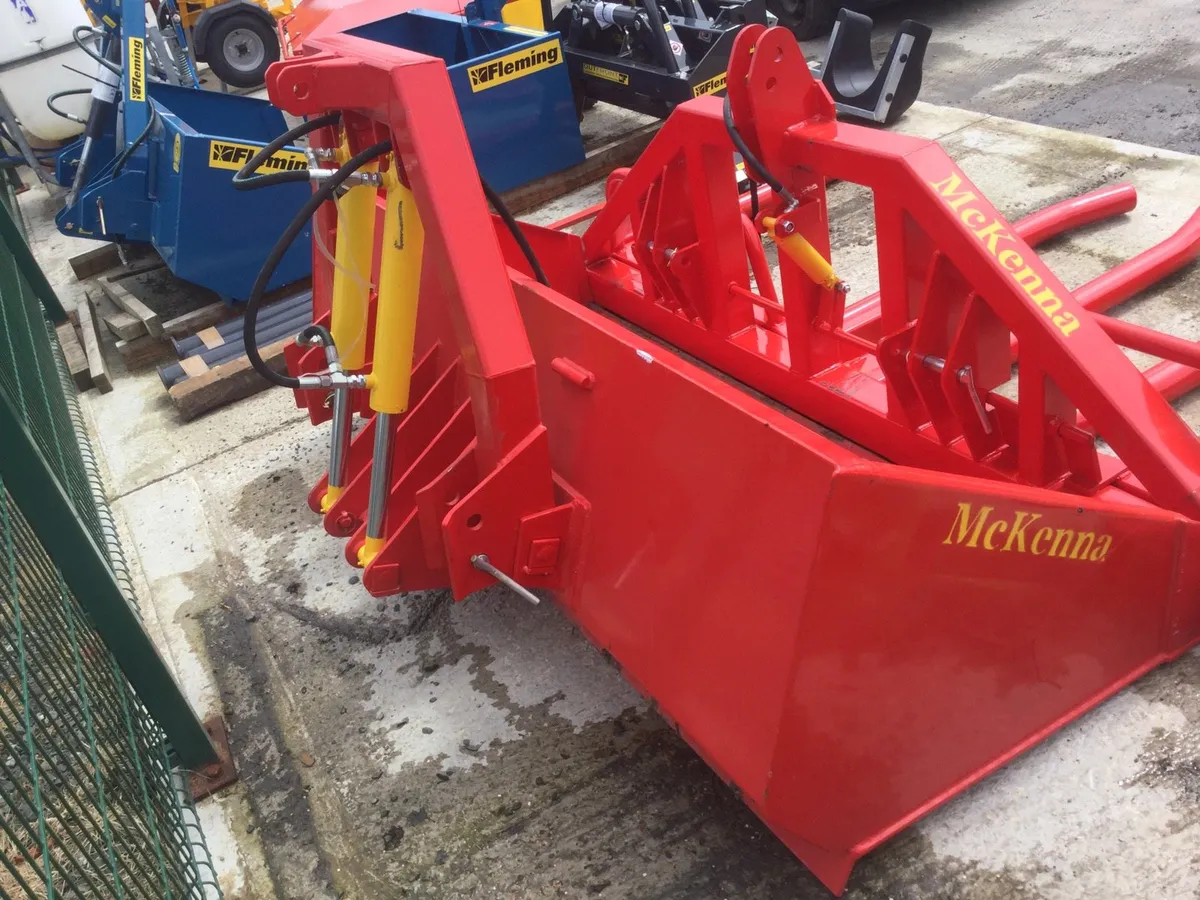 Transport box.  5ft, 6ft & 7ft hydraulic box - Image 3