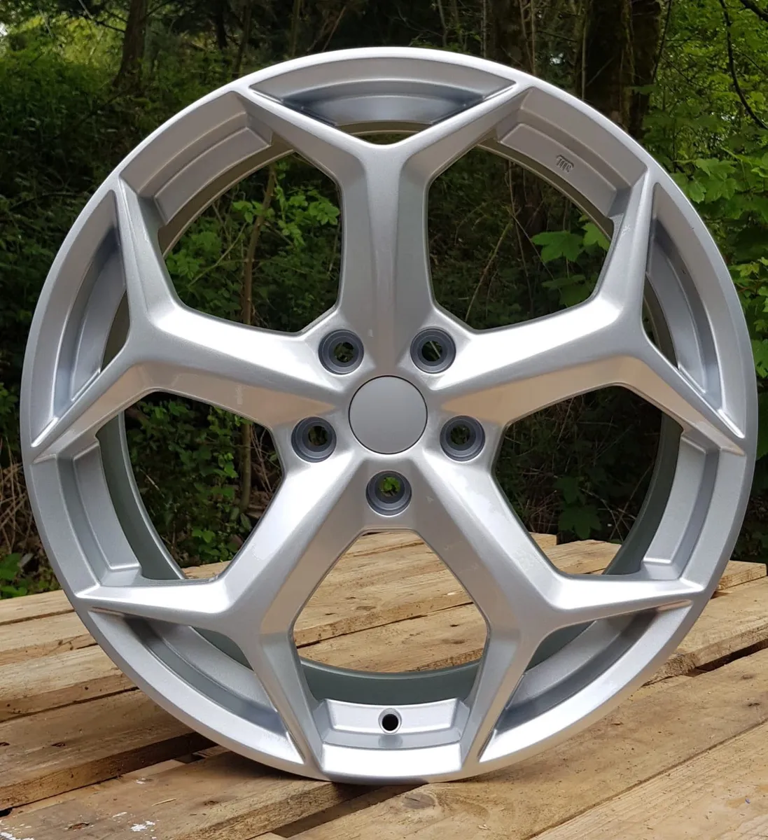 18” alloy wheels silver 5x108