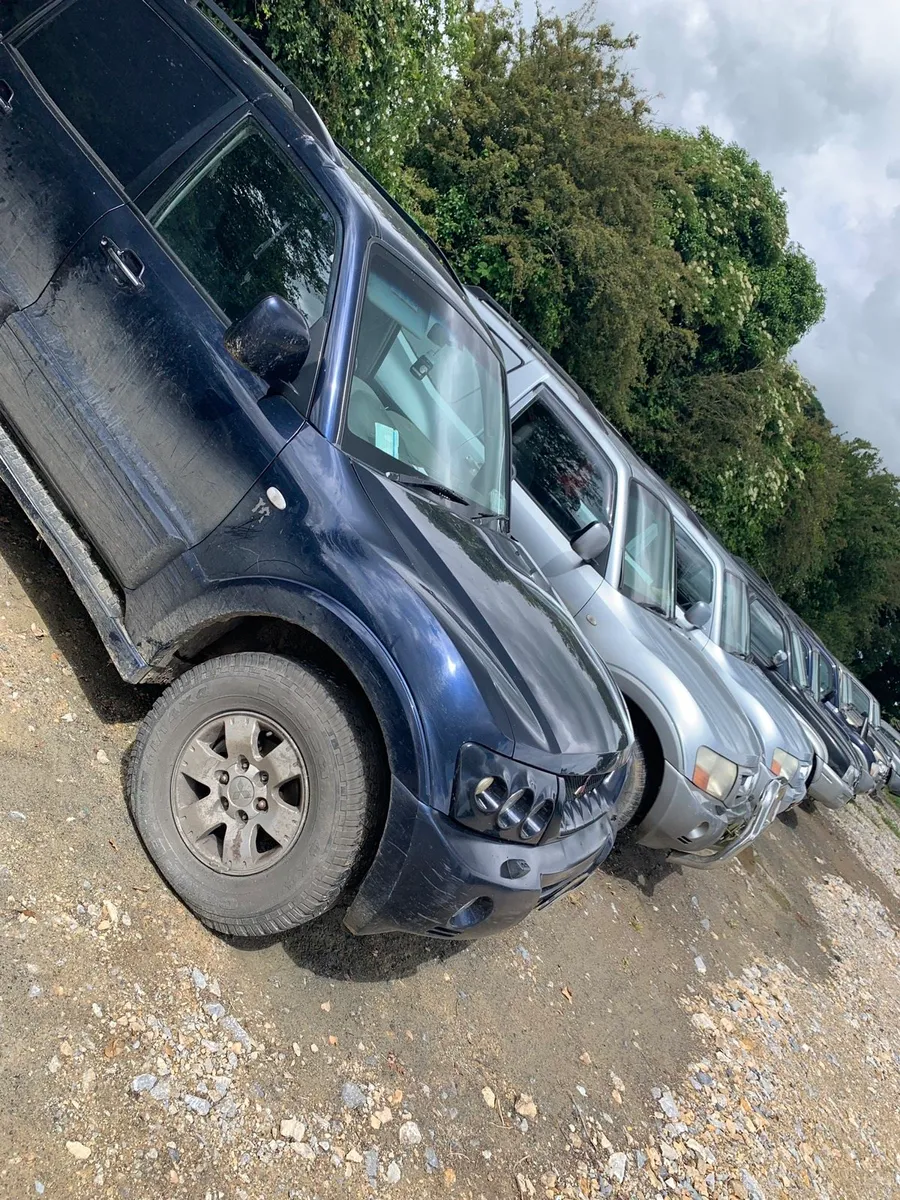 Mitsubishi pajero 3.2 breaking - Image 1