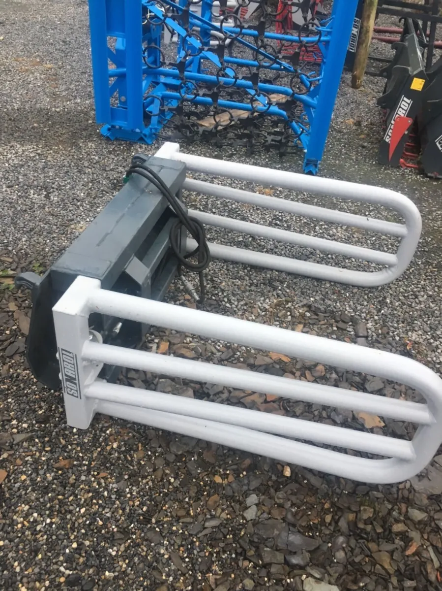 Sonarol square bale handler