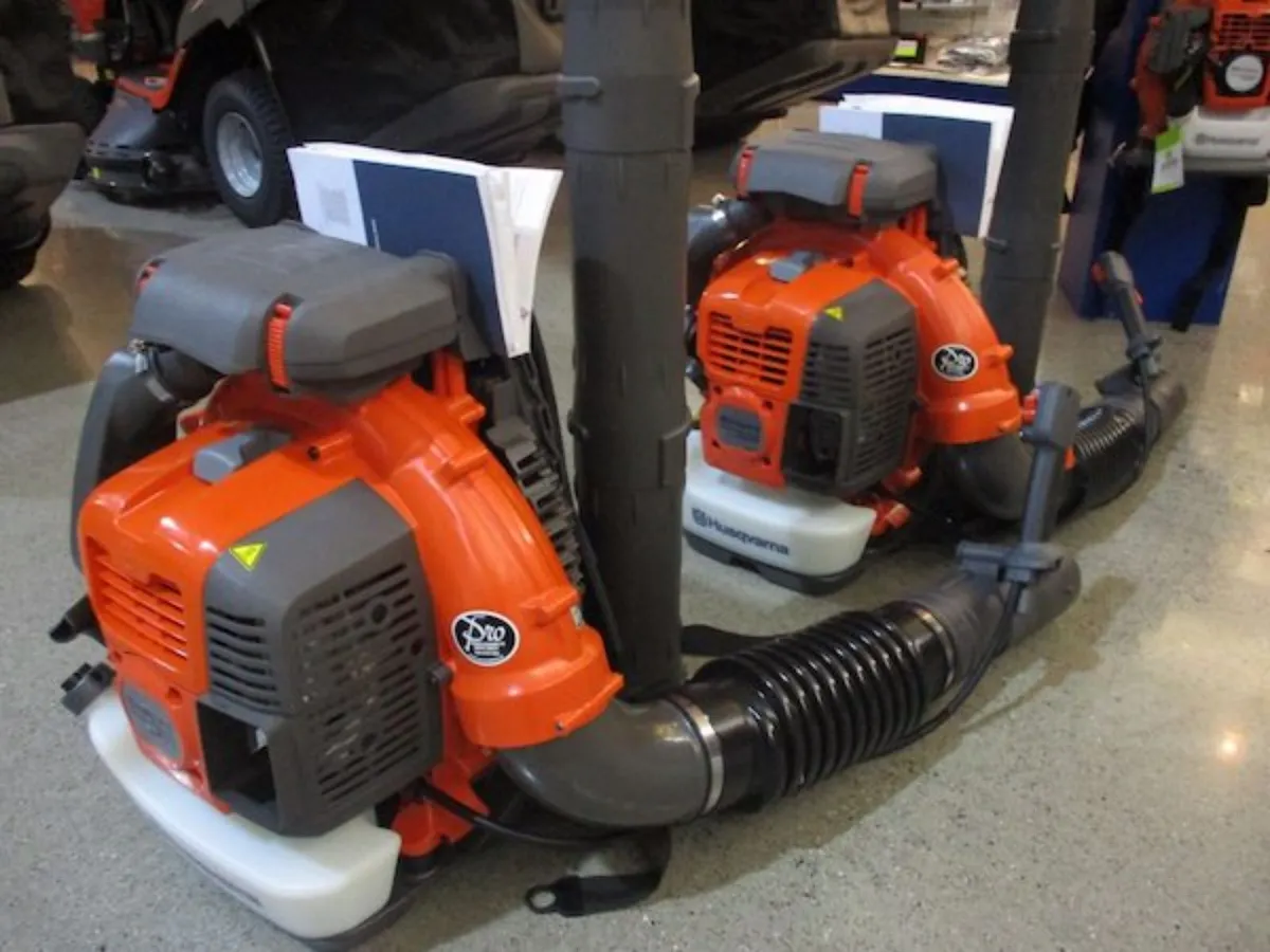 Husqvarna leaf blowers  vacuum  collector - Image 3