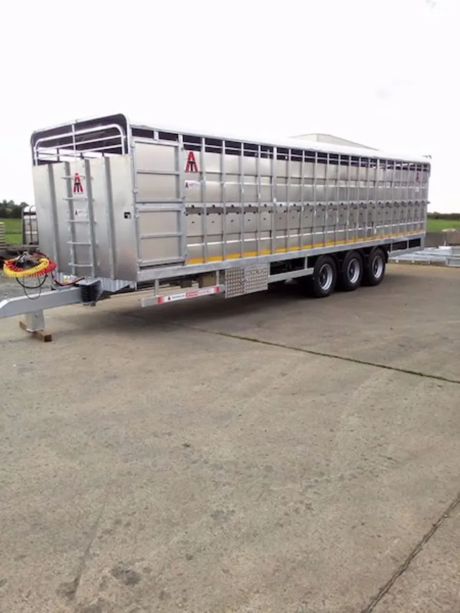 Pro trailers hudson livestock 16 ft / 32 ft - Image 4