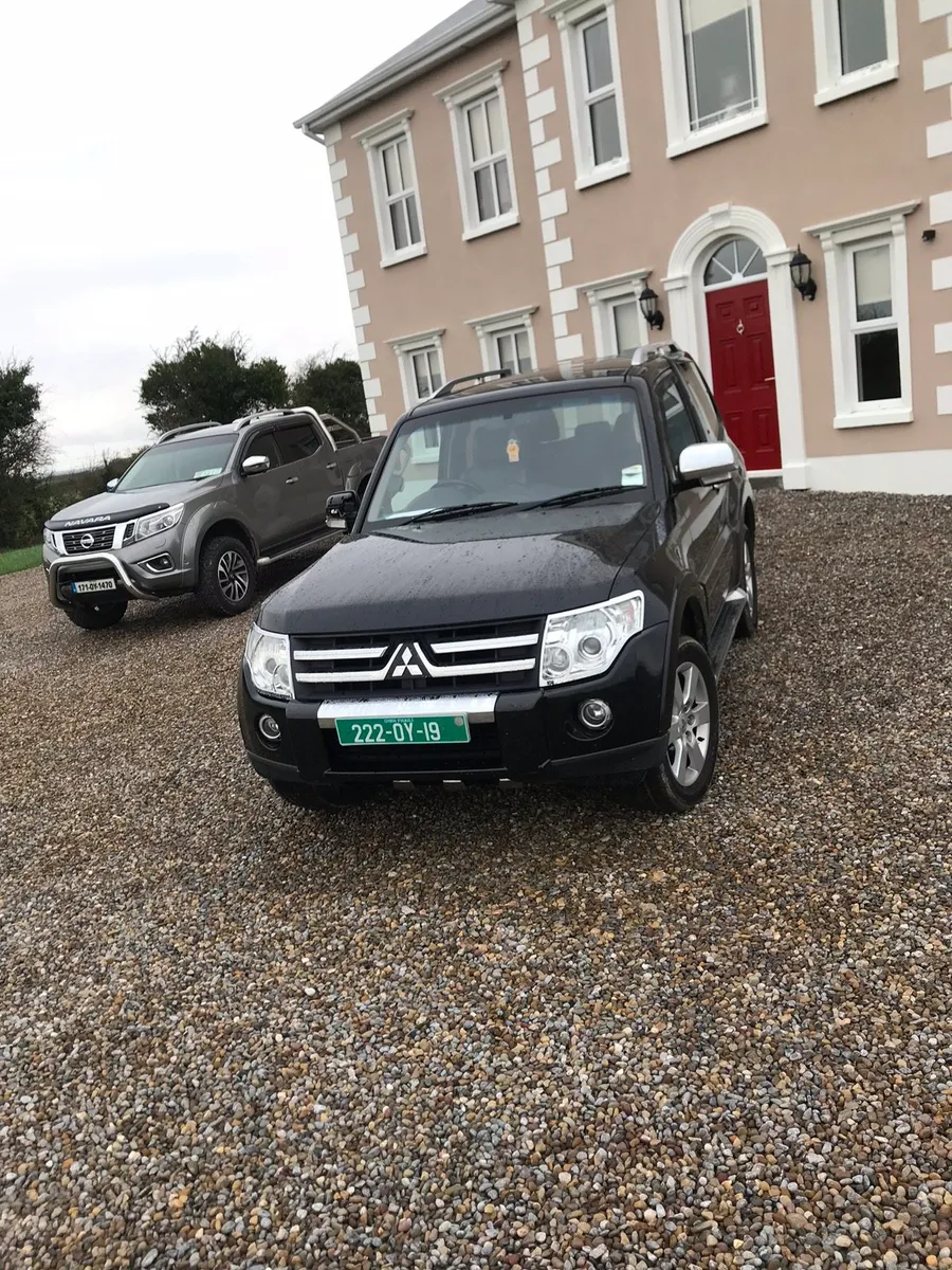 Mitsubishi pajero 2009 breaking - Image 4