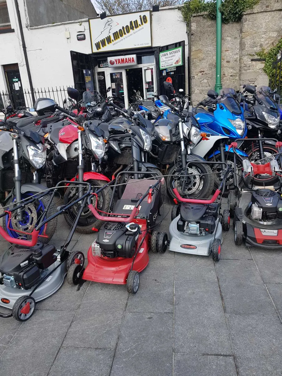 SALE SALE SALE Briggs & Stratton mower centre - Image 2