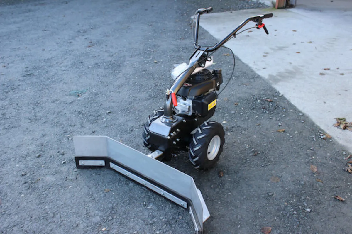 HEAVY DUTY PEDESTRIAN YARD SCRAPER - Image 1