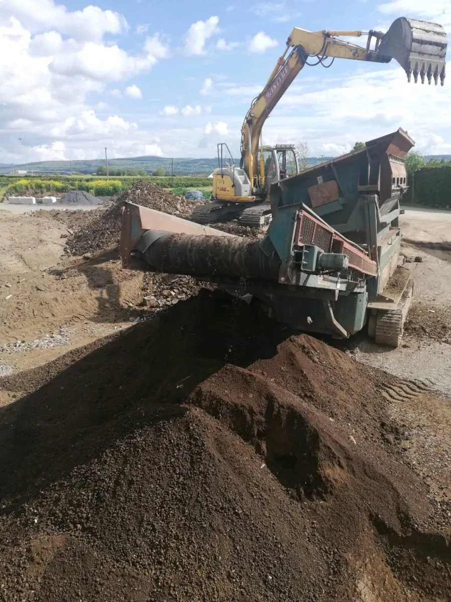 Dry Screened Topsoil - Image 1