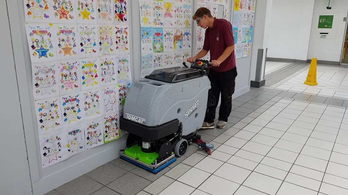 Tomcat Sport floor scrubber dryer ( brand new)