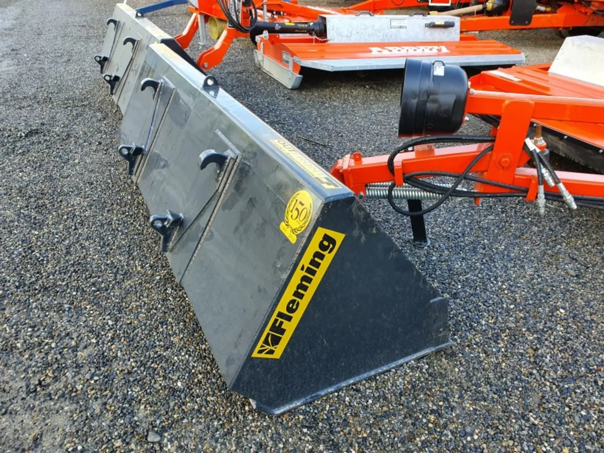 New Fleming 6 & 7 Foot Buckets In Stock - Image 3