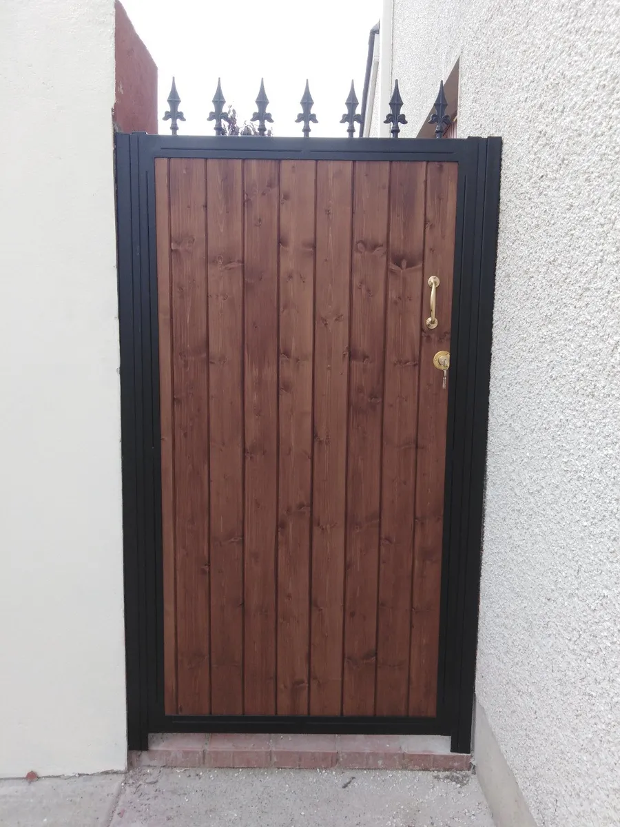 Gates In Kildare - Image 1