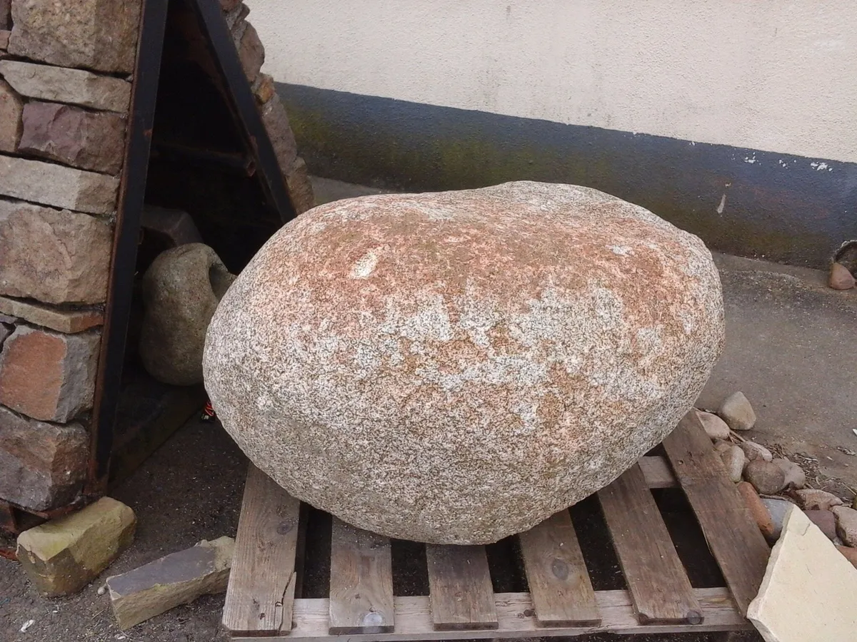 Glacial Golden Granite Landscape Boulder - Image 2