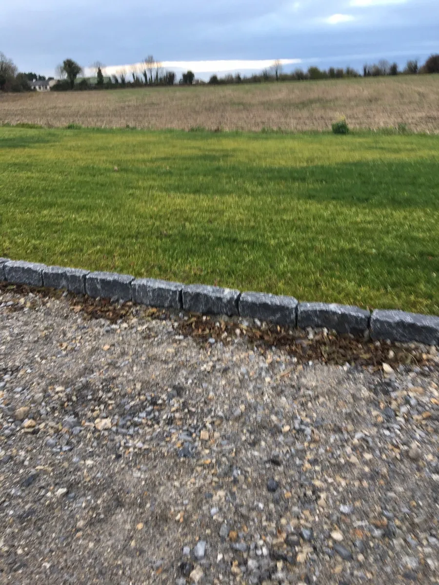 Kilkenny Blue Limestone Driveway 6" Kerbs - Image 3