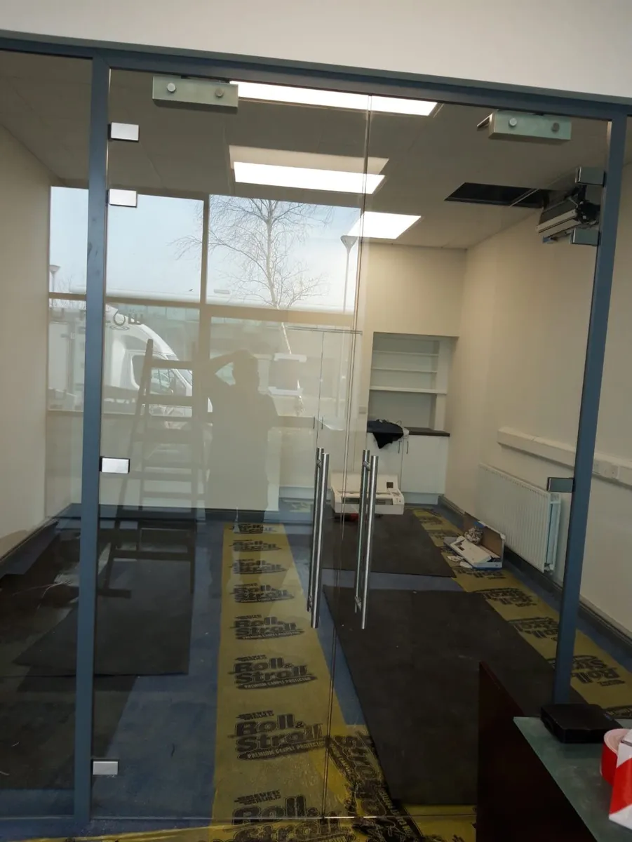 Glass partition systems for offices - Image 4