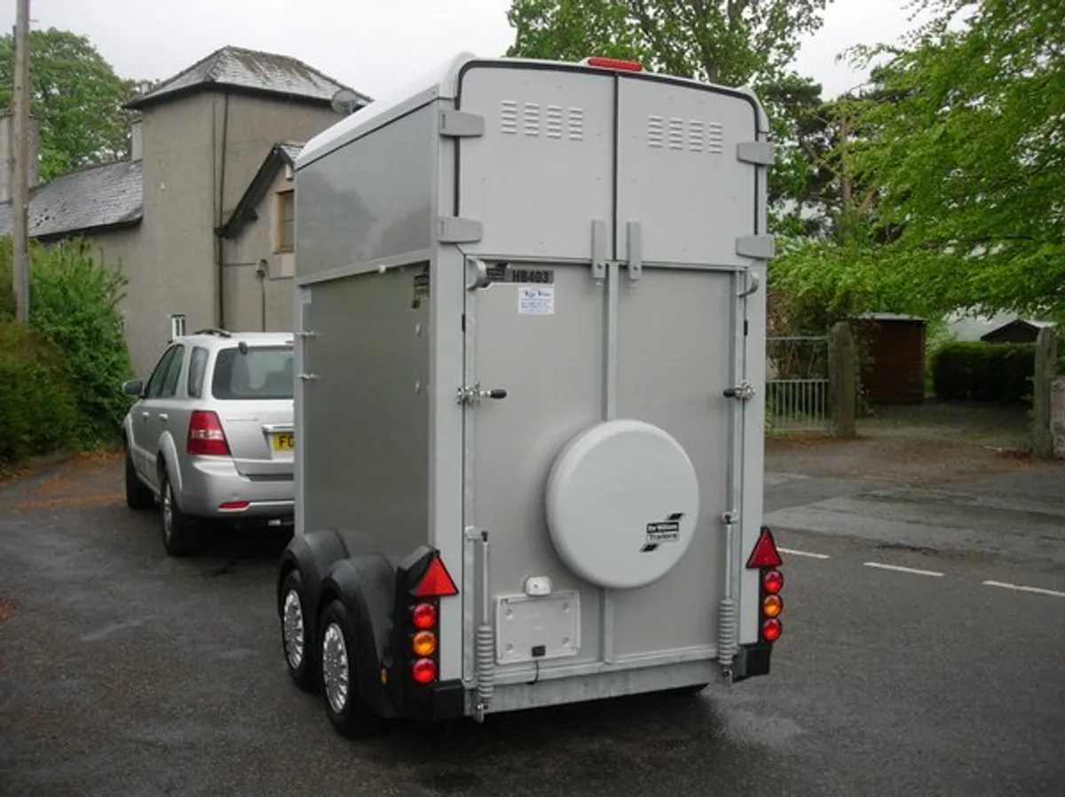 New HB403 Ifor Williams Horsebox - Image 4