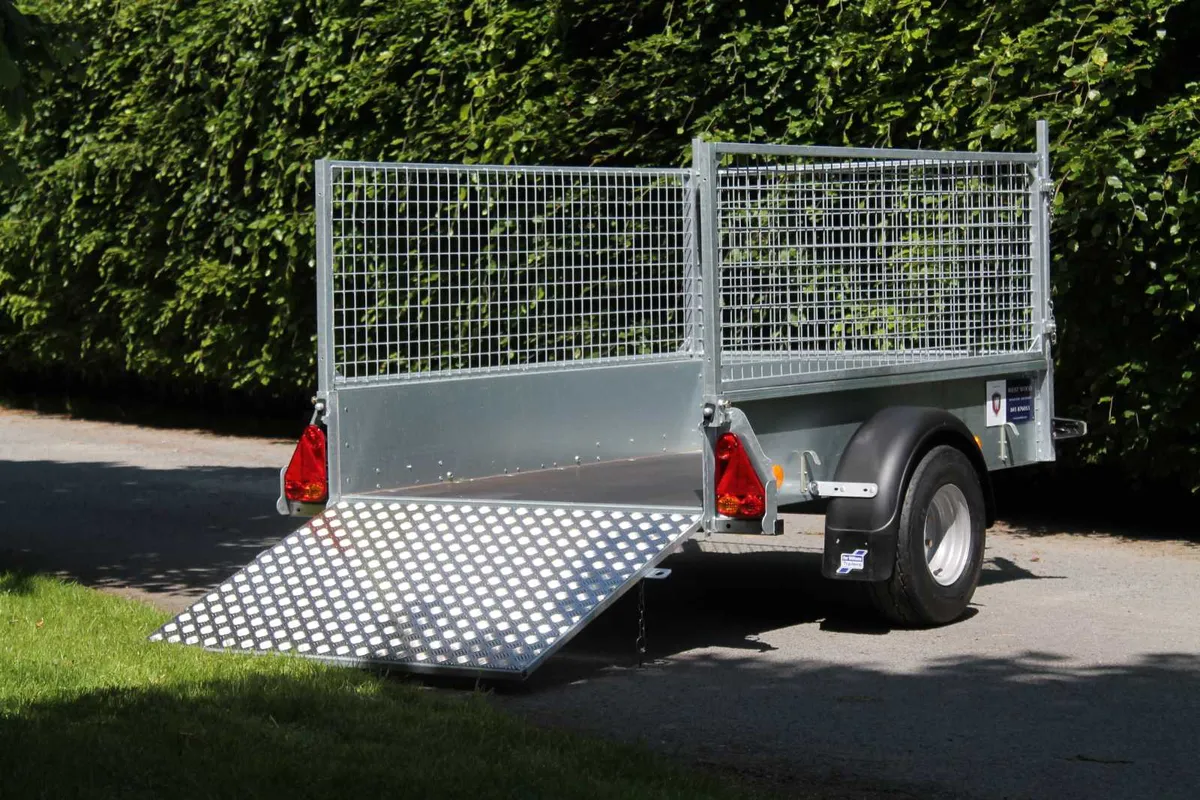 New P6e 6'6'' x 4' Unbraked Ifor Williams Trailer - Image 3