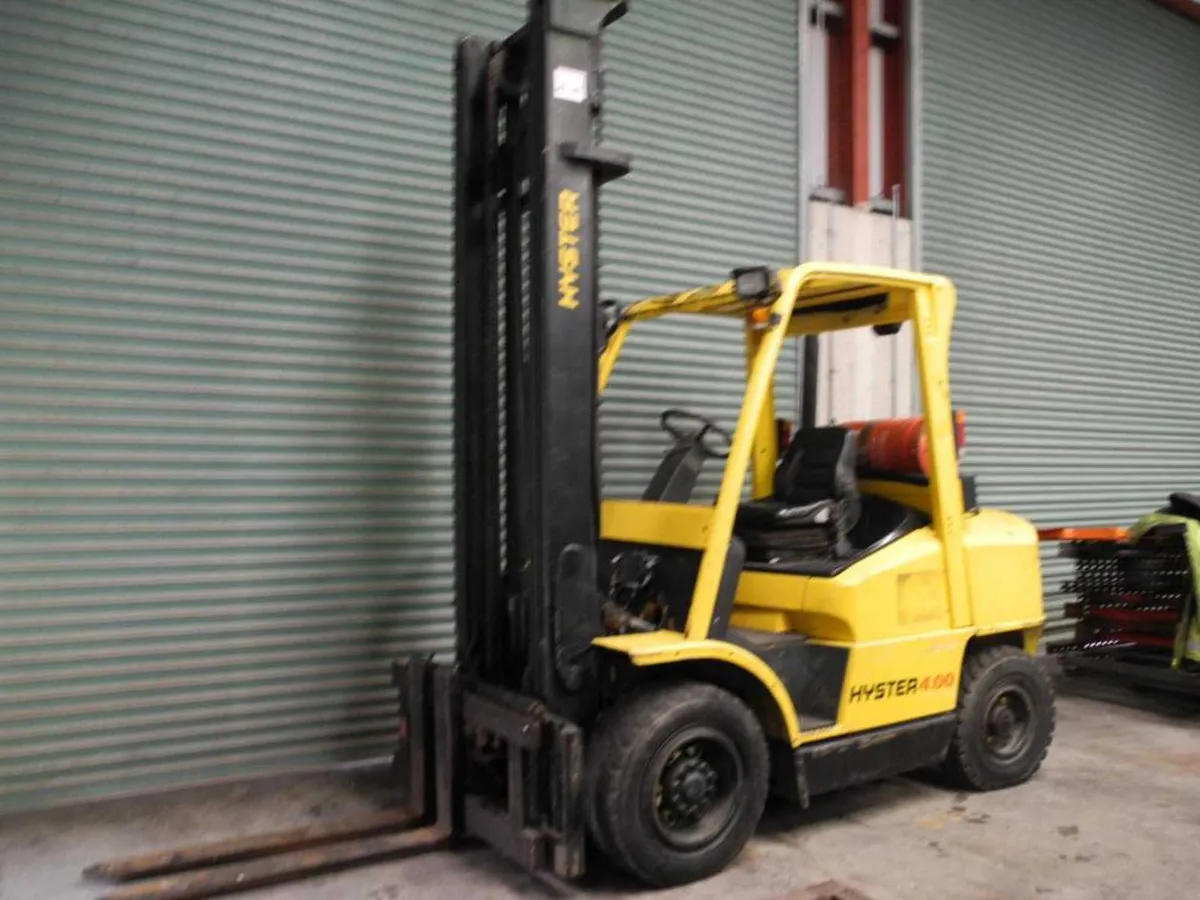 Hyster H400 XM 5.6 Forklift - Image 1