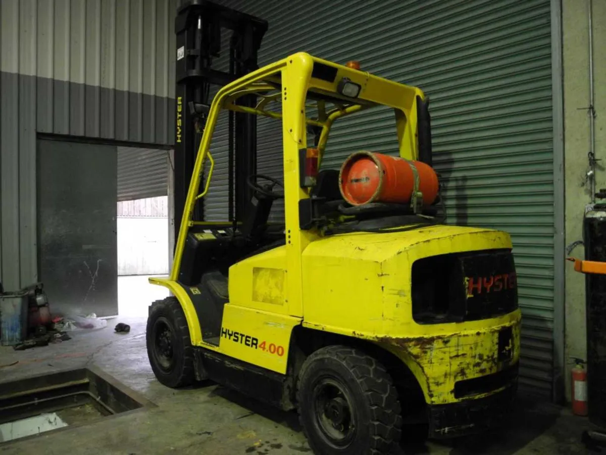 Hyster H400 XM 5.6 Forklift - Image 2