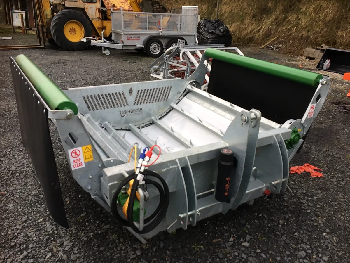 Bridgeway bale feeder - Image 1