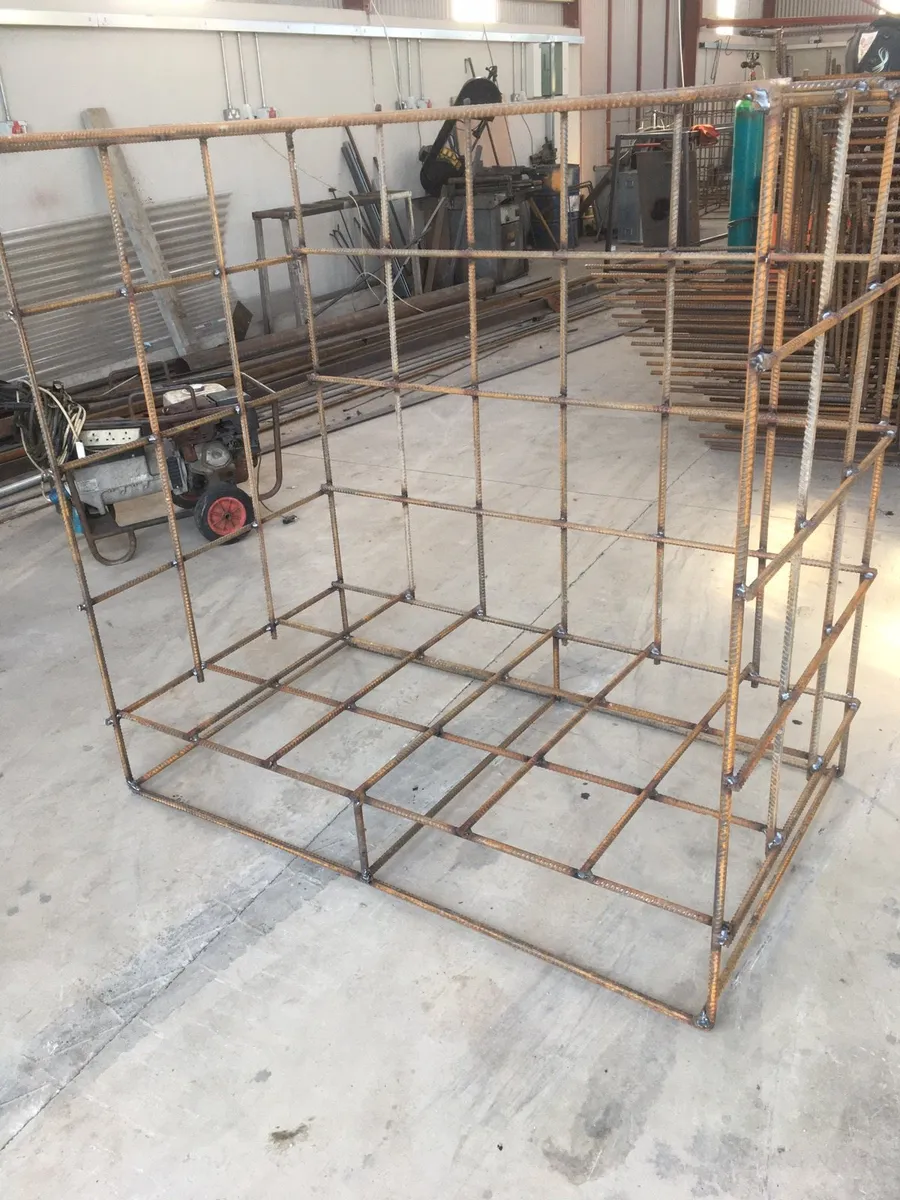 Oyster cages and trestles