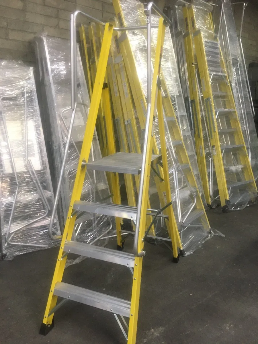 CLOW 2 to 8 Step Podium Ladders. Metrix