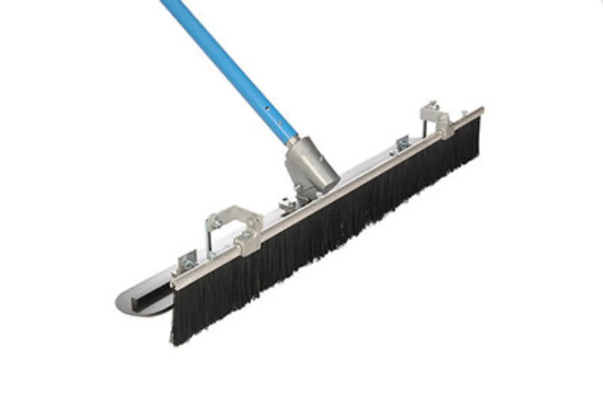 MBW FRESNO BROOM  BLADE C/W BRUSH - Image 1