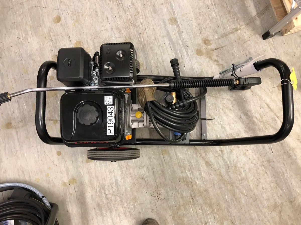 2000PSI Powerwasher - Image 3