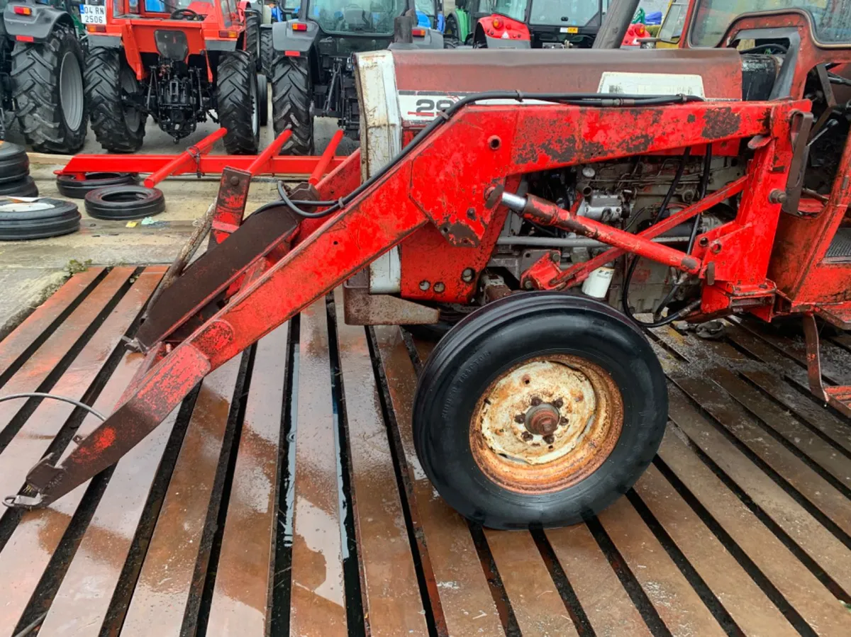 Massey Ferguson 80 power loader