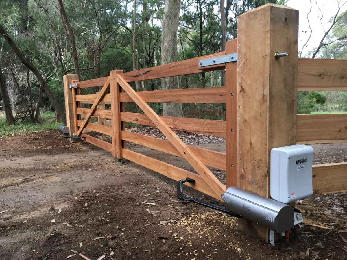 DEA / FAAC Gate Automation Electric Gates - Image 1