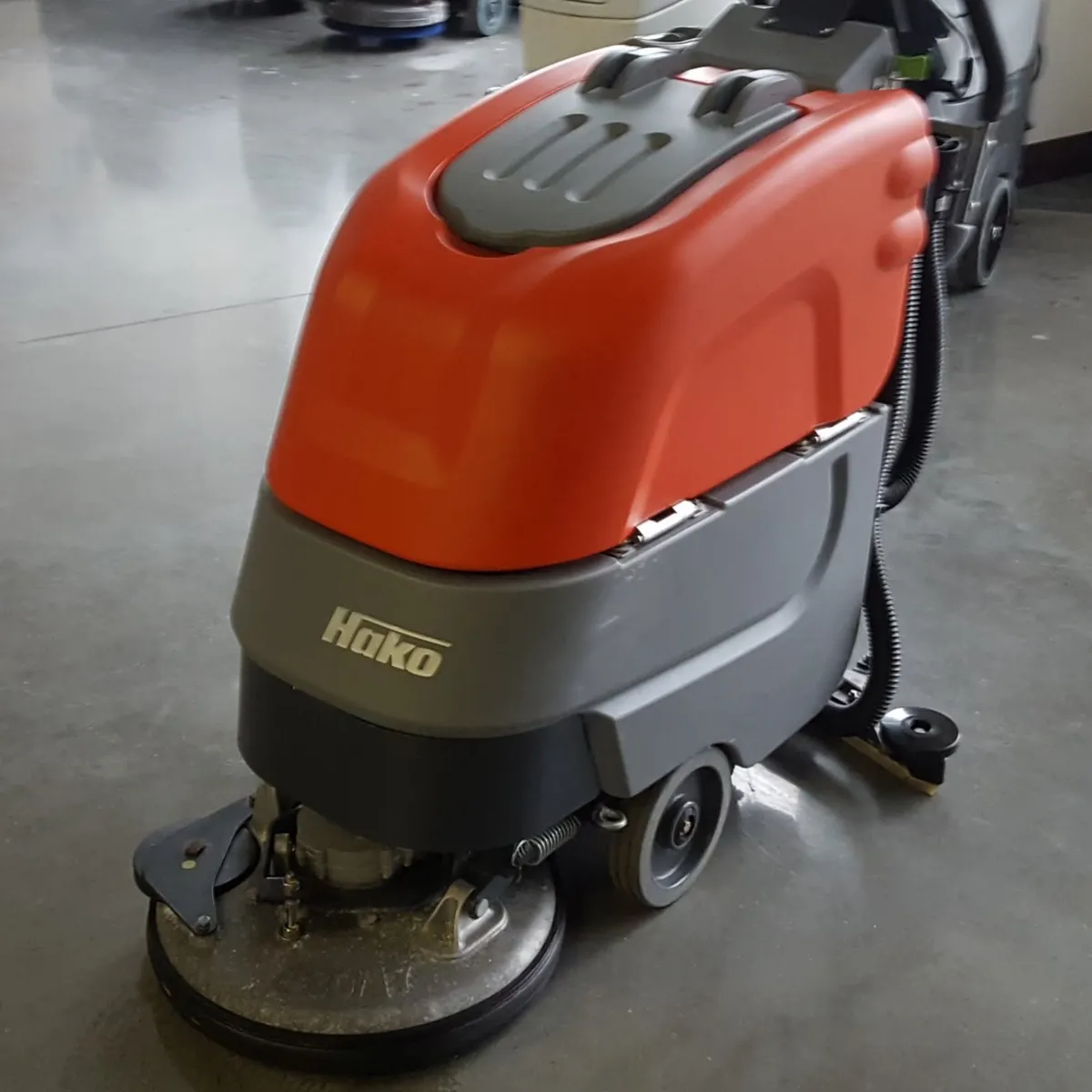 Hako Scrubmaster B45 floor scrubber dryer - Image 2